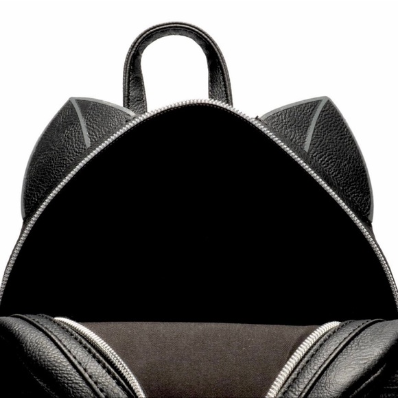 CatWoman Backpack Exclusive LE RARE***FIRM PRICE - Picture 6 of 9